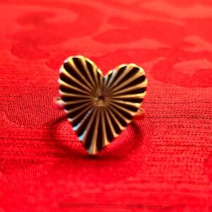 Retired James Avery Ava ring